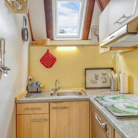 3 Bedroom Lovely In Feriehus