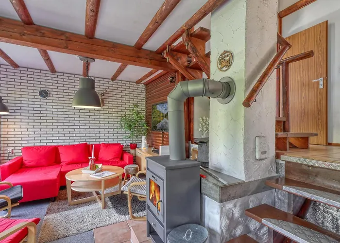 3 Bedroom Lovely In Сasa de vacaciones Frankenau